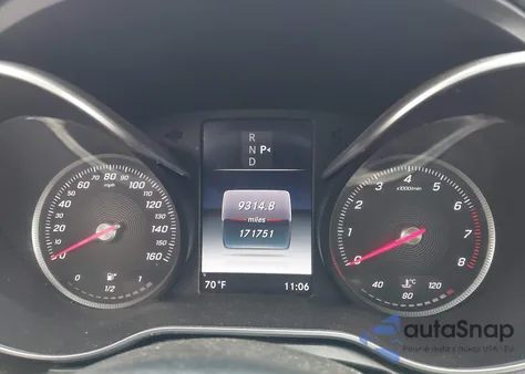 2017 Mercedes-Benz C 300 Sport z USA, uszkodzony, nr VIN 55SWF4JB6HU213742